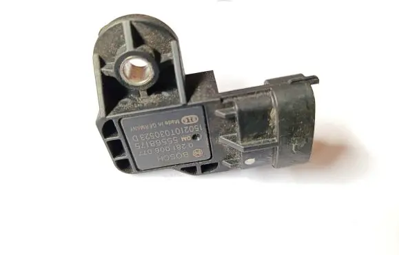 Opel Insignia A Air pressure sensor 55568175