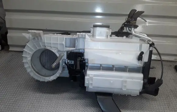 Mitsubishi Outlander Interior heater climate box assembly 142a079