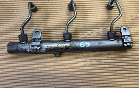 Mercedes-Benz E W212 Fuel main line pipe A6420703095