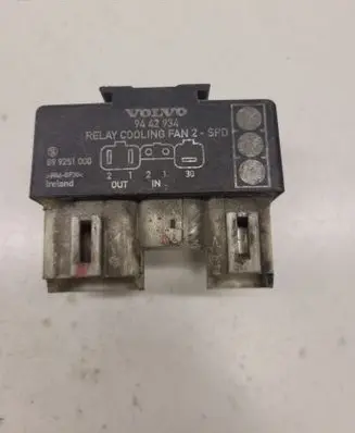 Volvo V70 Coolant fan relay 9442934 899251000
