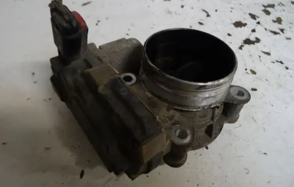 Chevrolet Cruze Throttle valve 25183238