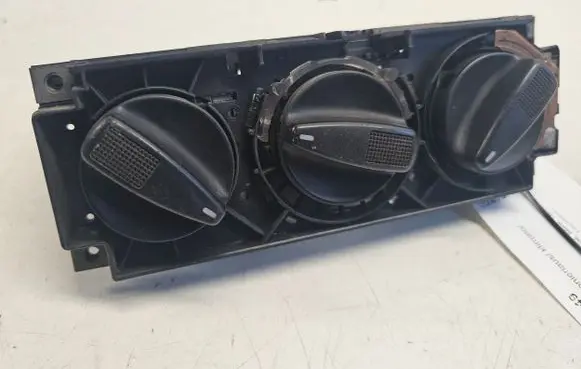 Volkswagen Golf III Climate control unit 1H0819045C