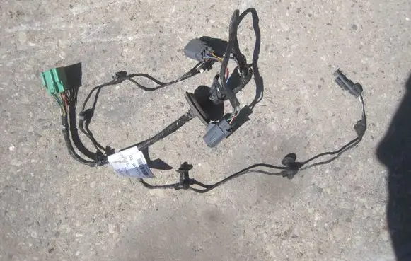Land Rover Discovery 4 - LR4 Rear tail light wiring loom AH3215R555AC