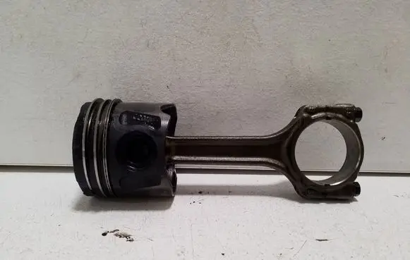 Fiat 500L Piston with connecting rod FMGC201 C201
