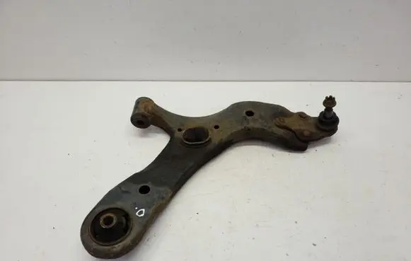 Toyota Avensis T270 Front lower control arm/wishbone