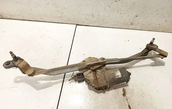 Skoda Roomster (5J) Front wiper linkage and motor
