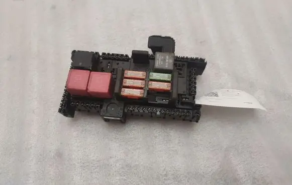 Mercedes-Benz E W238 Fuse module A2059068501