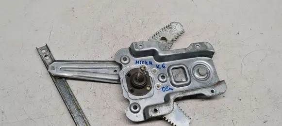 Rear door manual window regulator