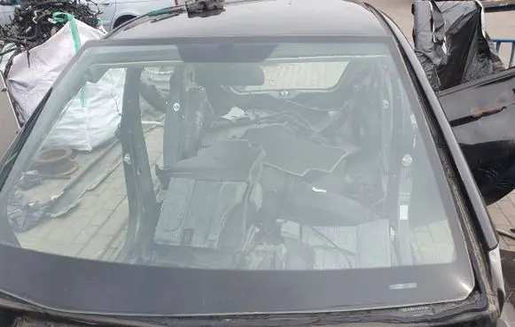 Hyundai i20 (PB PBT) Front windscreen/windshield window 