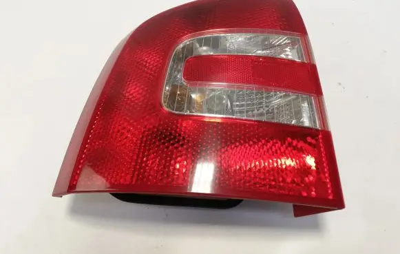 Skoda Octavia Mk2 (1Z) Rear/tail lights 1Z9945095