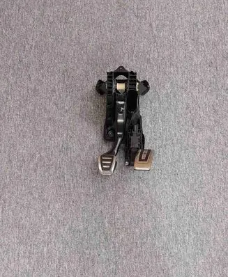 Volkswagen Golf VII Brake pedal 5Q1721058AR 5Q1723503