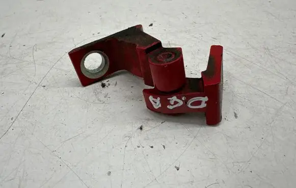 Skoda Superb B8 (3V) Rear door lower hinge