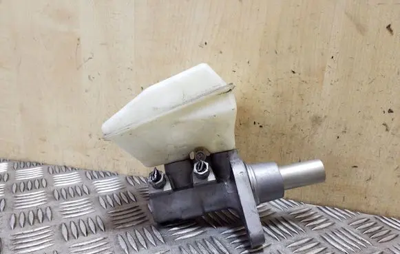 Peugeot 3008 I Master brake cylinder 03355815253