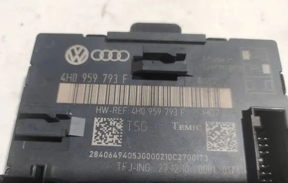Volkswagen Touareg II Door control unit/module 4H0959793F