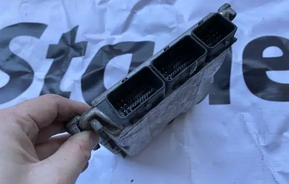 Renault Laguna II Engine control unit/module 8200153946 0281010556