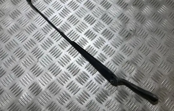 Skoda Octavia Mk1 (1U) Front wiper blade arm 1j1955409a