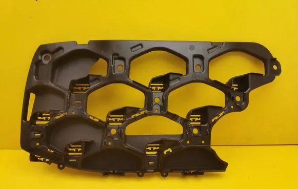 Audi Q8 Front bumper mounting bracket 4MN807365