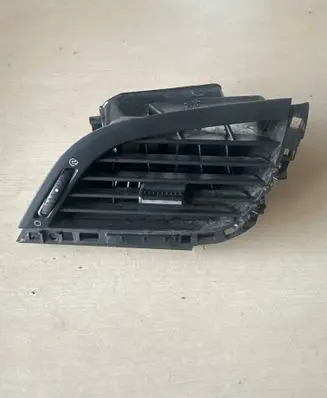 Peugeot 207 Dashboard side air vent grill/cover trim 9650088477 9330 A1010047