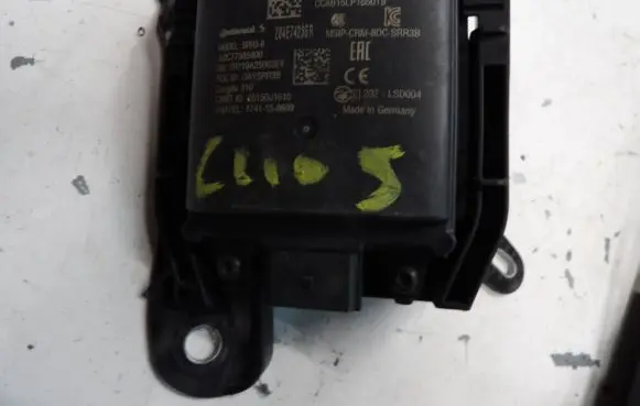 Renault Clio V Distronic sensor radar 284E74236R A2C77385400 00219A25003E1