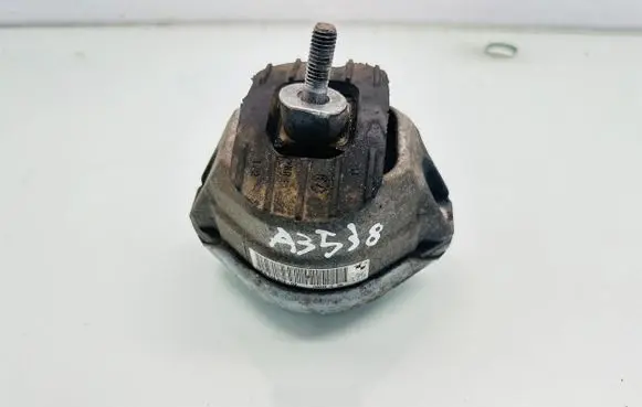 BMW 5 E60 E61 Engine mount bracket 6774619 15934612