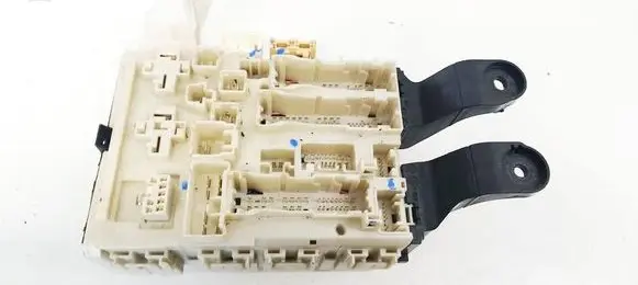 Toyota Avensis T270 Fuse box set 