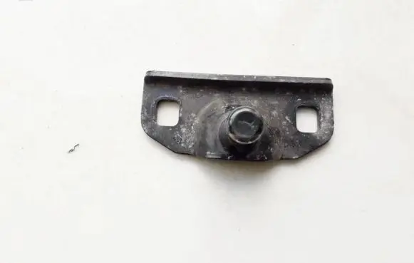 Ford Mondeo Mk III Front door lock loop/hook striker 