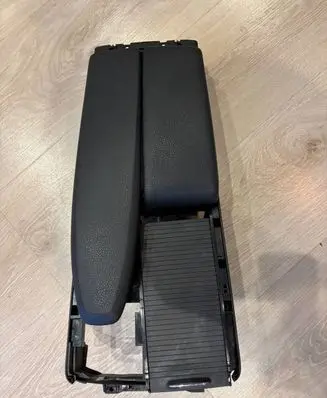 Mercedes-Benz C W204 Armrest A2046801339 2046801339