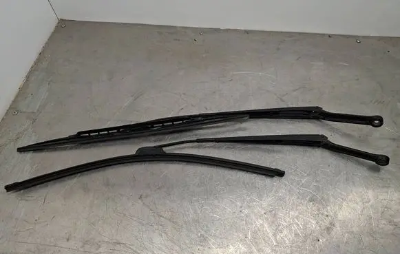Audi A6 S6 C5 4B Windshield/front glass wiper blade 