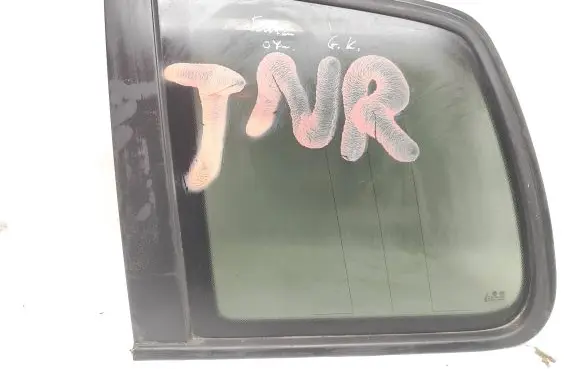 Volkswagen Touran I Rear side window 43R001667 E000001