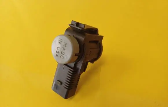 Volkswagen Caddy Turbo solenoid valve 1J0906283C
