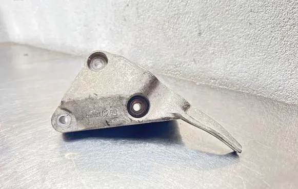 Opel Astra J Engine mounting bracket 13365327