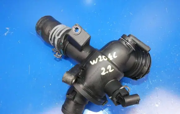 Mercedes-Benz C AMG W204 Thermostat housing 