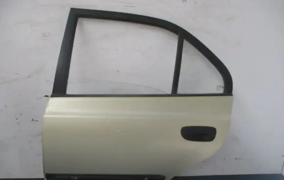 Hyundai Accent Rear door