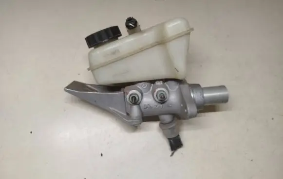 Mercedes-Benz GL X164 Master brake cylinder a1644300202
