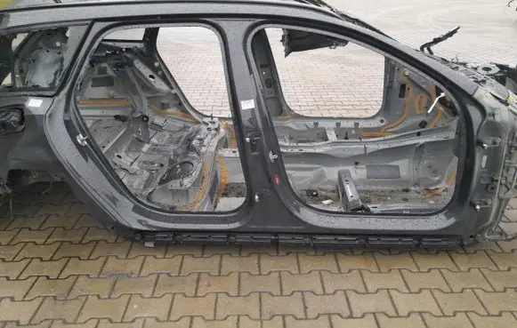 Volvo S90, V90 Sill