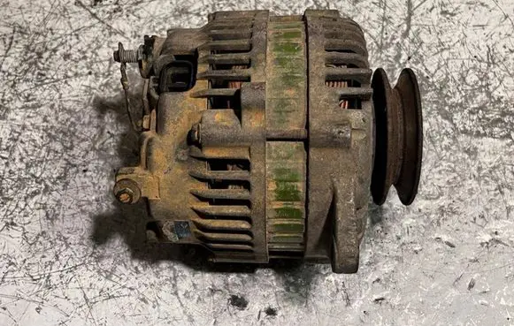 Nissan Almera N16 Generator/alternator 231008E100 LR180749 12V80A
