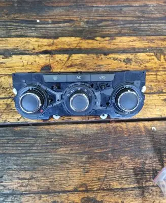 Skoda Octavia Mk2 (1Z) Climate control unit 3T0820047AB