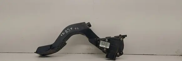 Volkswagen PASSAT B5.5 Accelerator throttle pedal 8D1721523J