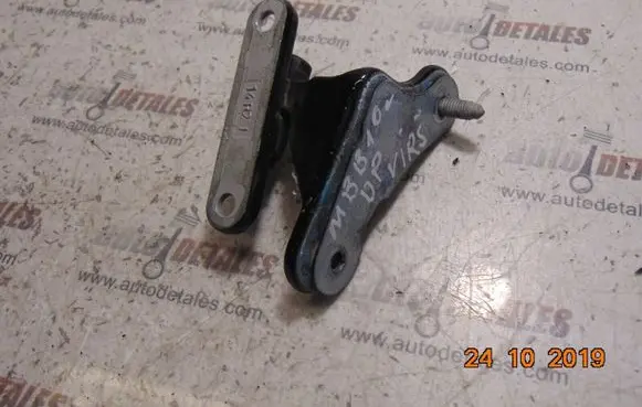 Mercedes-Benz B W245 Front door upper hinge