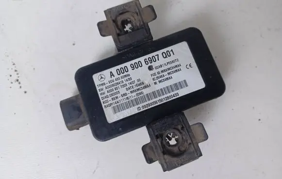 Mercedes-Benz C W205 Tire pressure control unit A0009006907