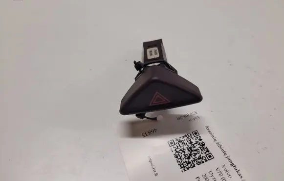 Volvo V70 Hazard light switch 9441045