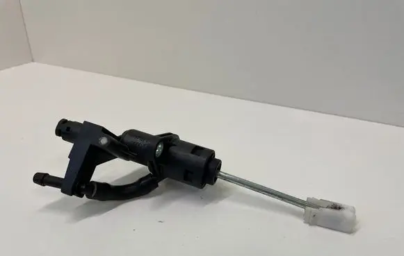 Audi A4 S4 B7 8E 8H Clutch master cylinder 8E2721401AC