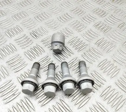 Polestar 2 Anti-theft wheel nuts and lock 31439226