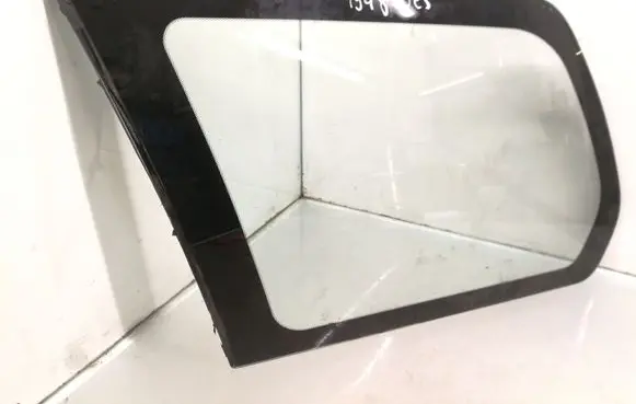 Mitsubishi Space Wagon Rear side window AS2