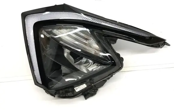 KIA Sportage Headlight/headlamp 92101R2XXX