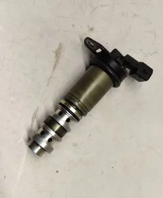 BMW 1 E81 E87 Camshaft vanos timing valve 7561264 13150926 11367561264