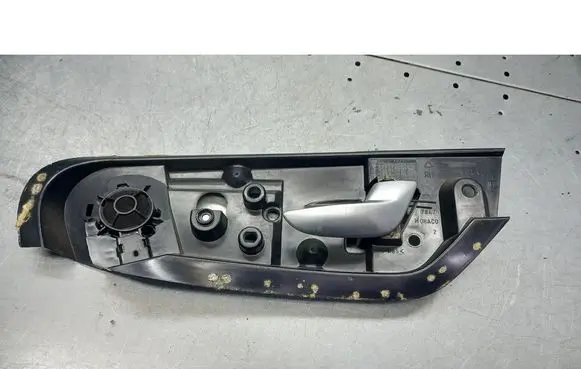 Volvo V70 Front door interior handle 8693727