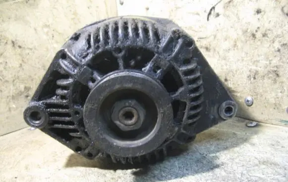 Renault Scenic I Generator/alternator VALEO7700424583