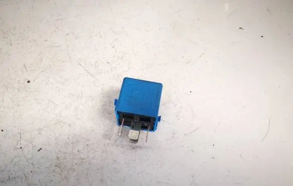 BMW 5 E60 E61 Other relay 61366915327 v23134-k59-x313