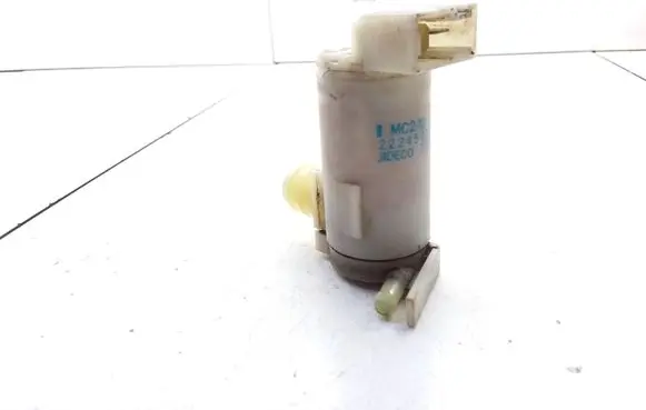 Nissan Sunny Windscreen/windshield washer pump 2224573A MC212